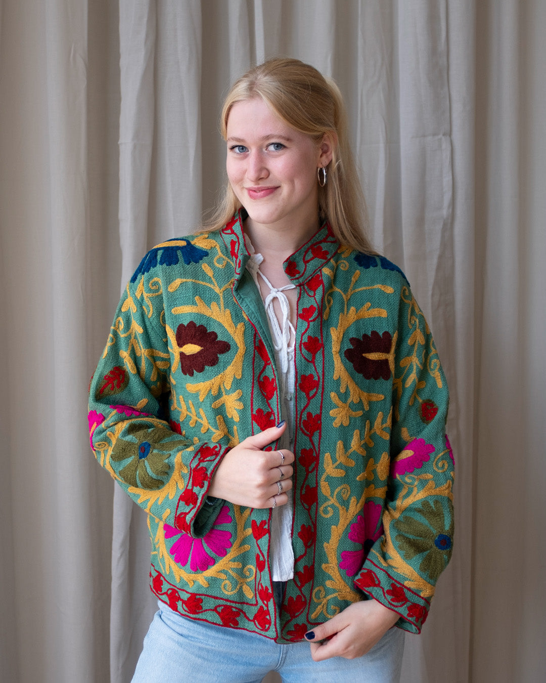 Jacket embroidered white