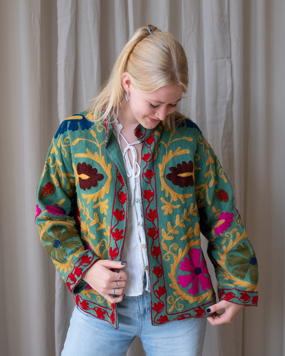 Jacket embroidered white