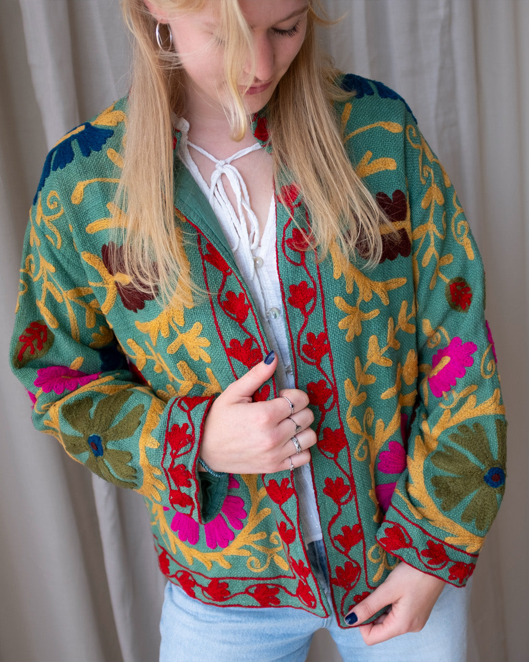 Jacket embroidered white