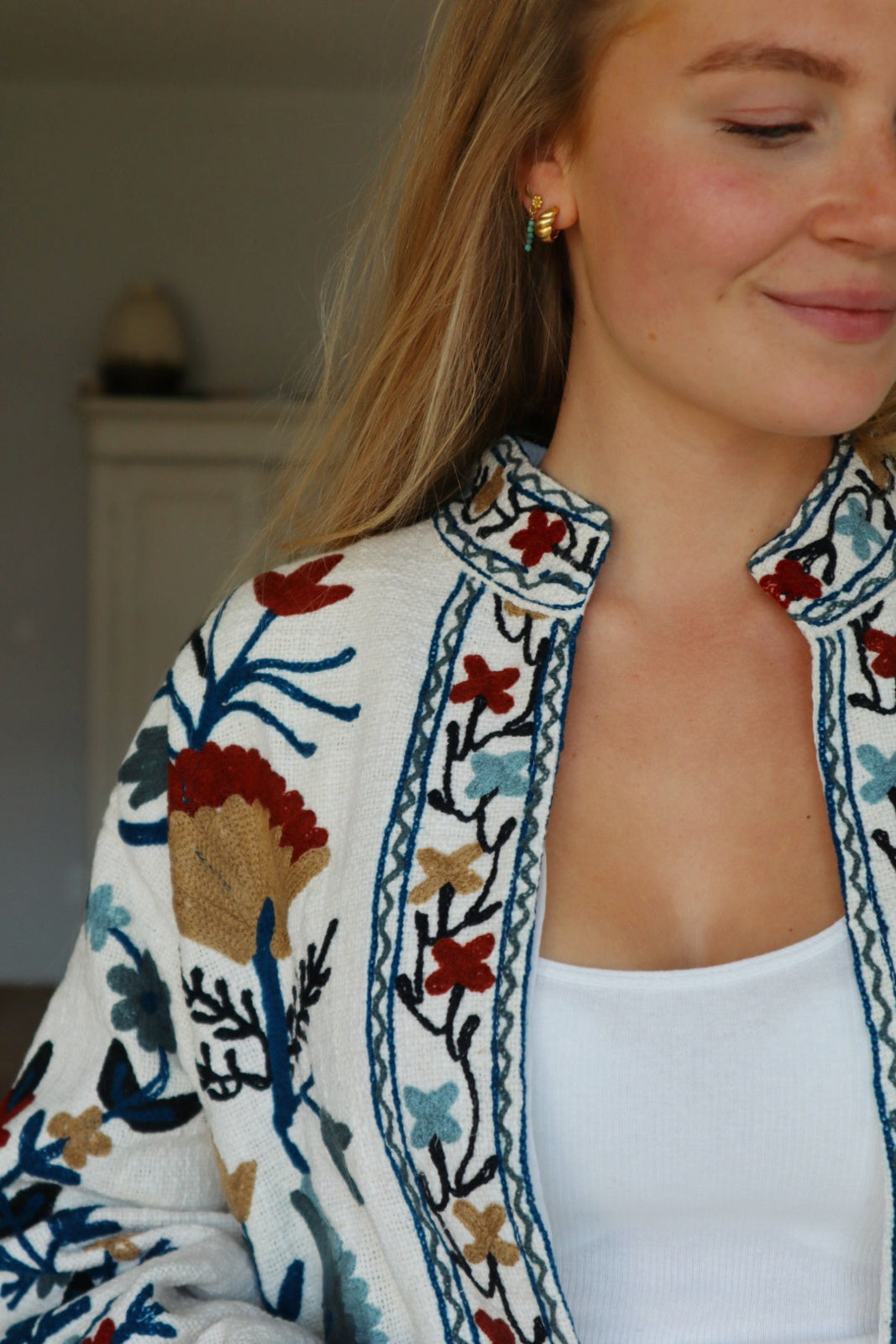 Jacket embroidered white