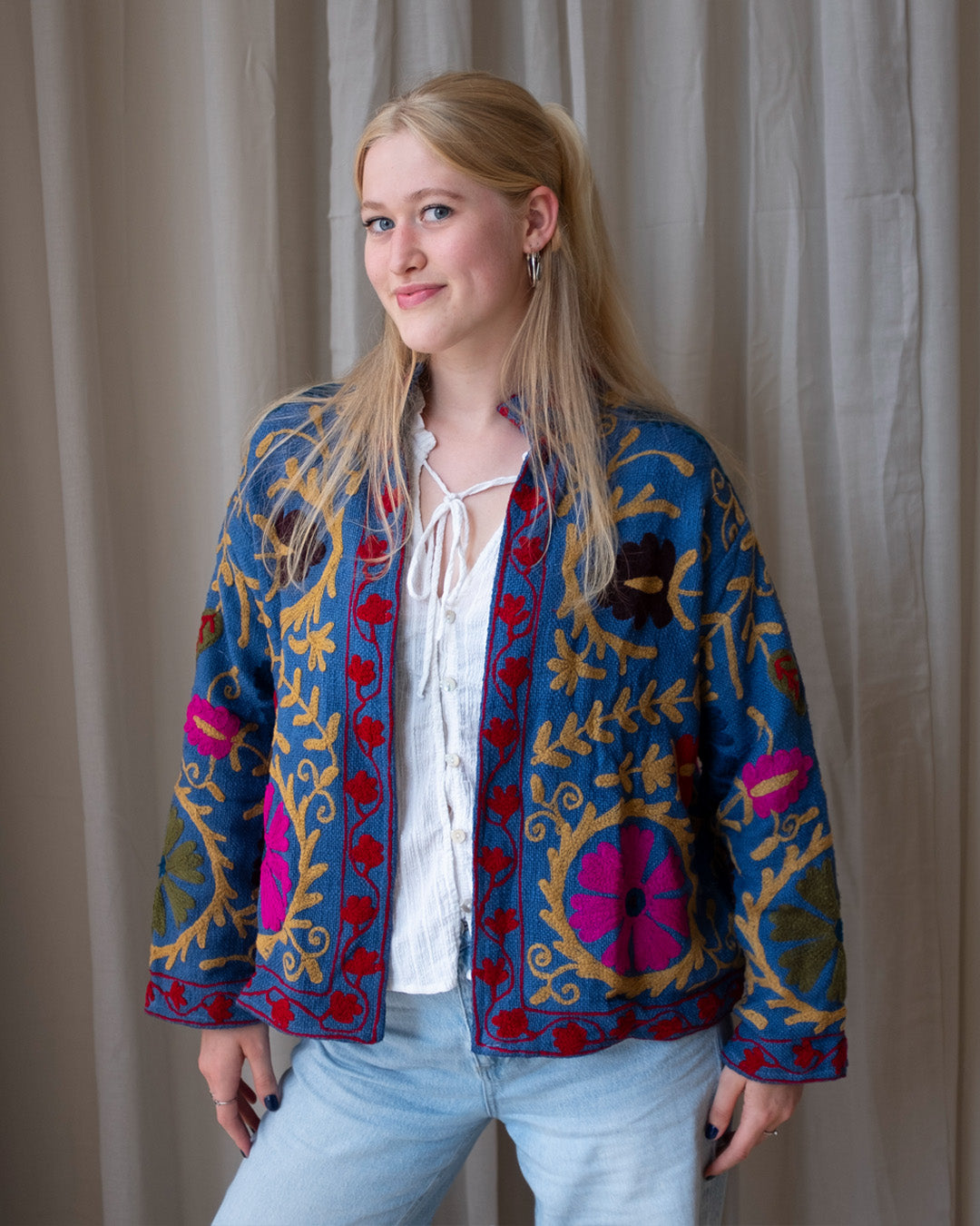 Jacket embroidered white
