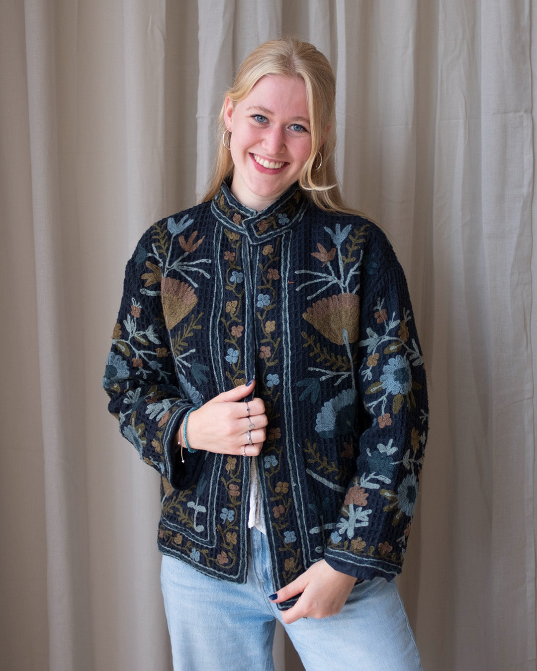 Jacket embroidered white