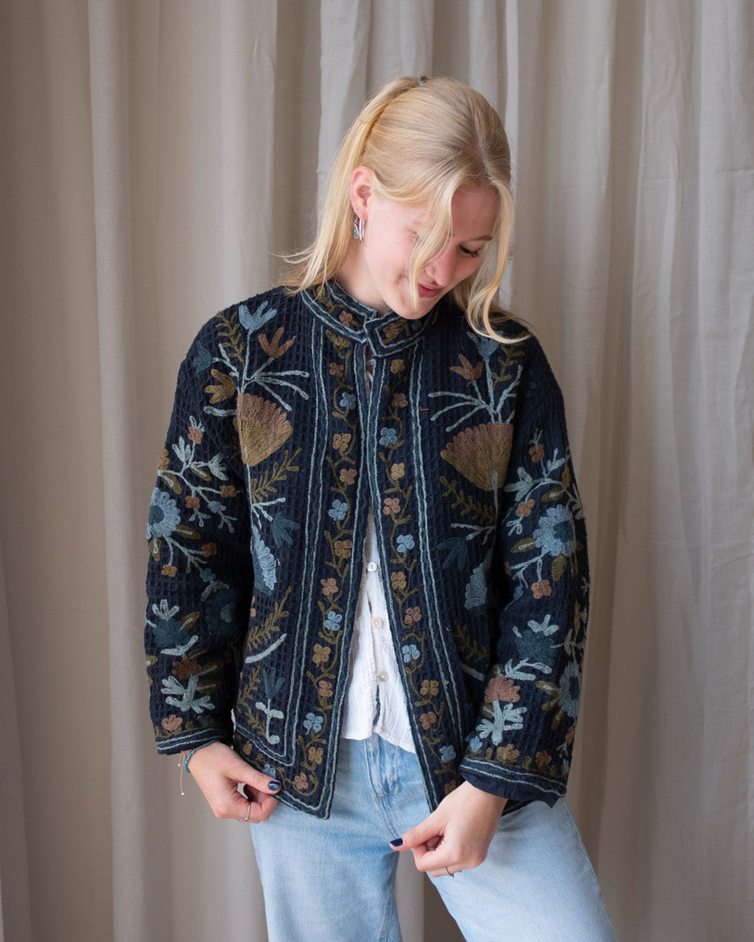 Jacket embroidered white