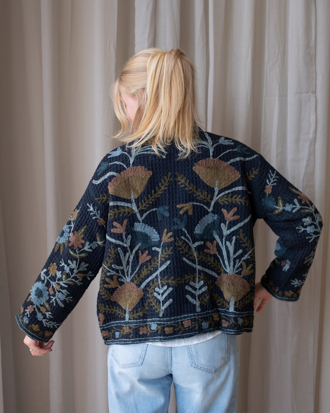 Jacket embroidered white