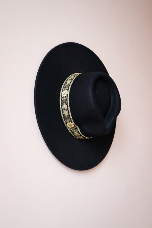 Hat black